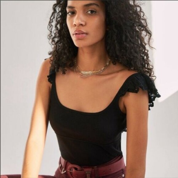 FREE PEOPLE Tops - Free People Ribbed Ruffle Flower Chain Crop Top S